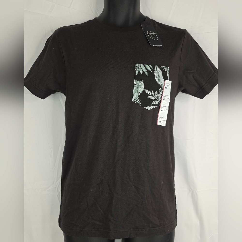 Original Use Men's Black Graphic Tropical Pocket T-Shirt Size XS NWT CK-3277